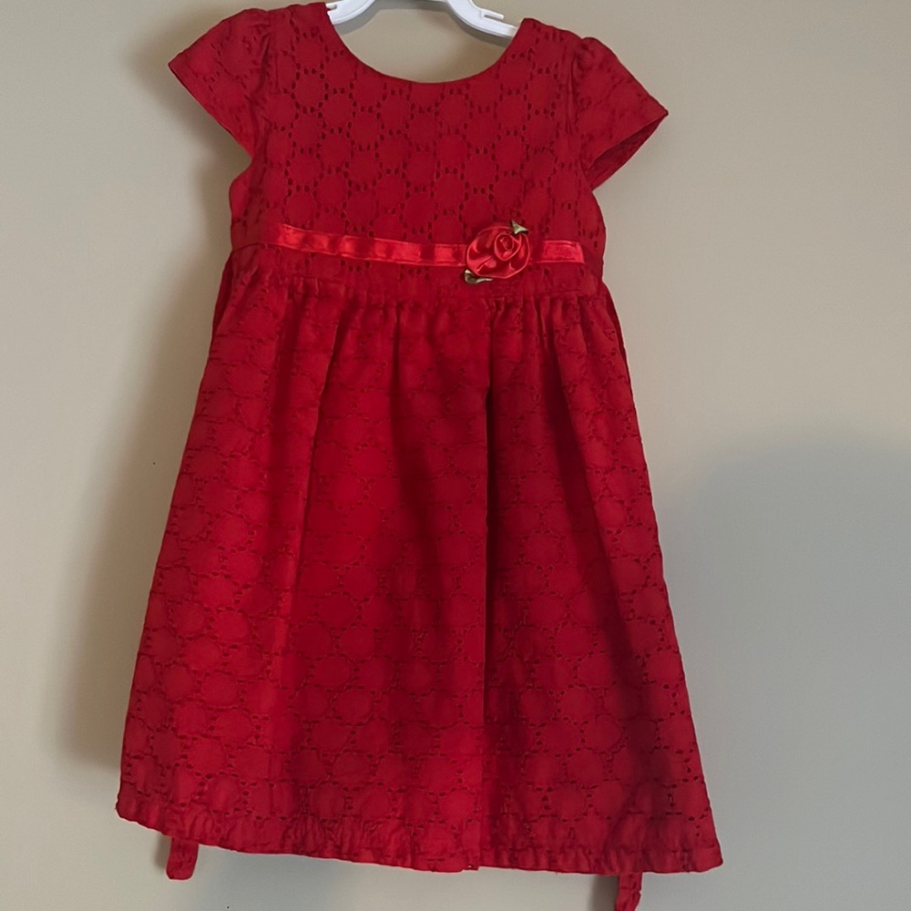 Red little girls dress. Size 3T. Barely worn.